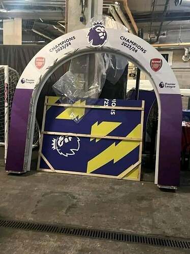 as-a-gooner-this-picture-breaks-my-heart-into-pieces-v0-aez08vadvl1d1